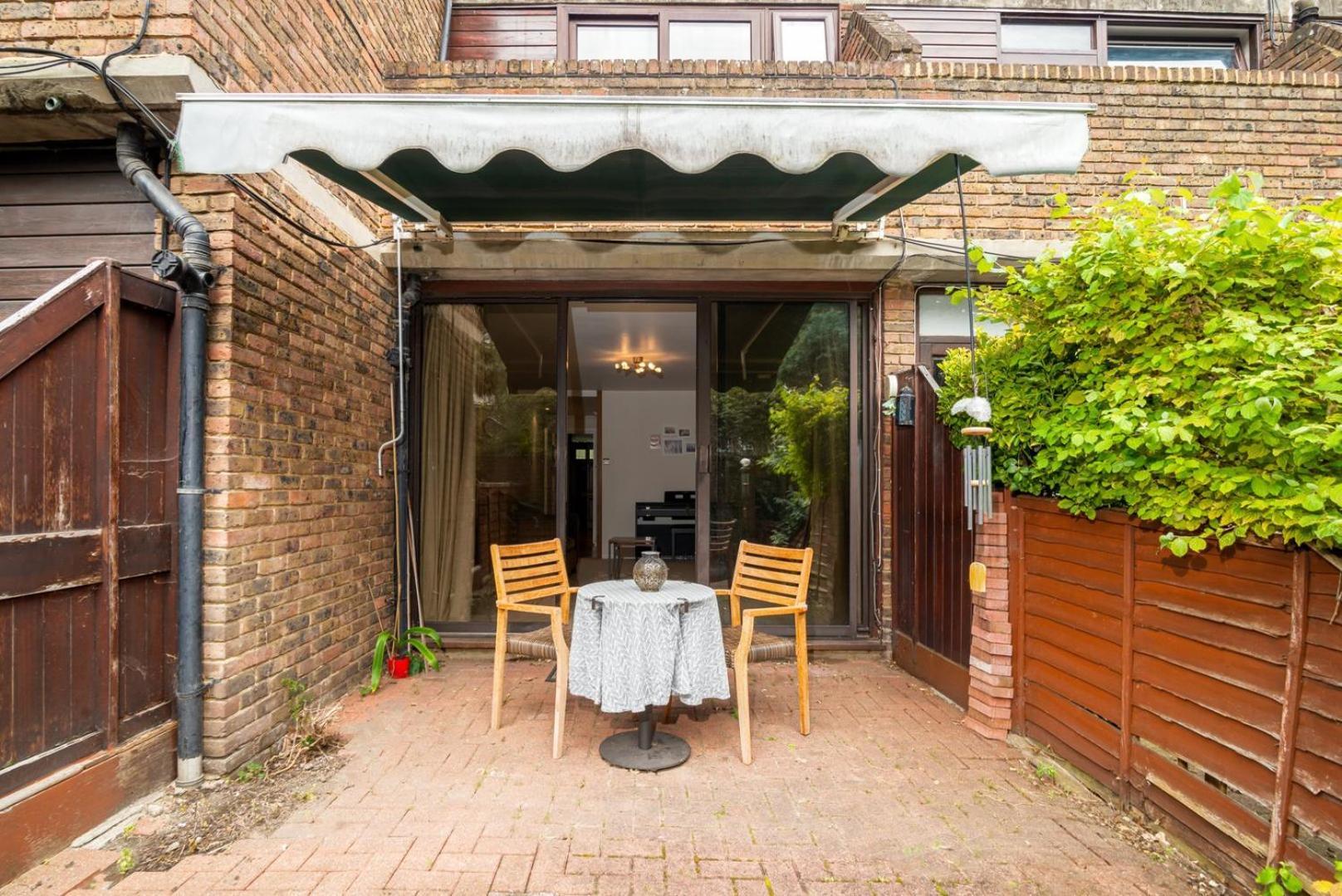 Ferienwohnung Guestready - Lovely Ground Floor Duplex With Patio In Southbank London Exterior foto